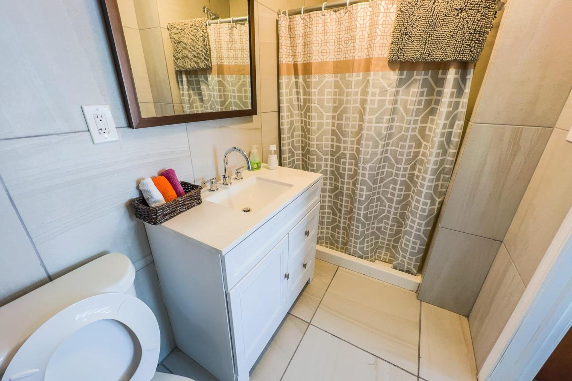Large 6Br, 6 Bath In The City Of Niagara Falls Ngoại thất bức ảnh